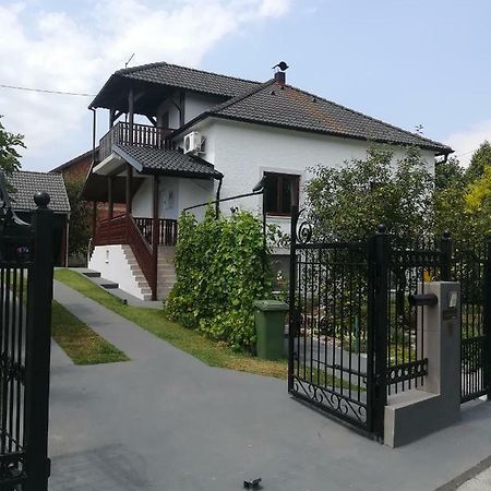 Holiday Home Baotic Velika Mlaka Exterior foto